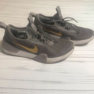 Kids/Women’s Nikes